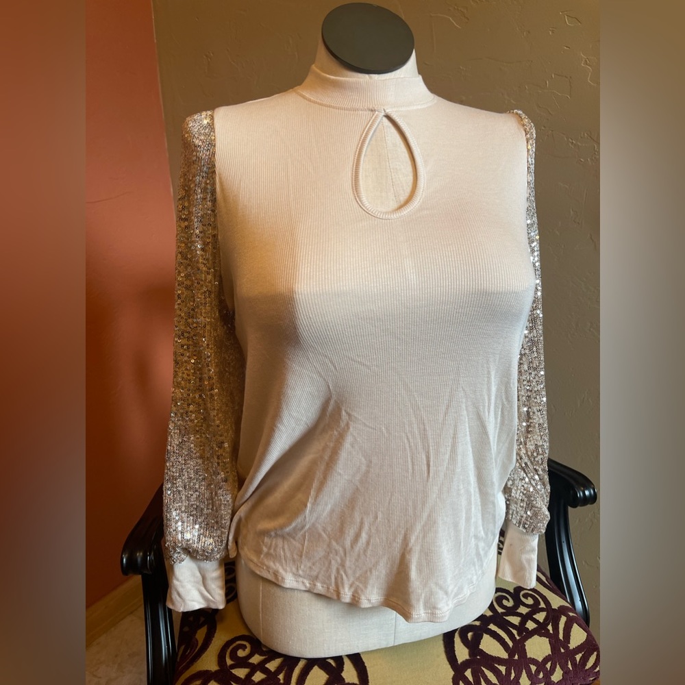 Maurice’s medium sparkly top